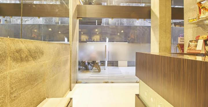 Hotel Mourya Residency Тане Екстериор снимка